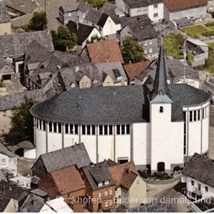Die neue Sankt Martin Kirche in Frickhofen